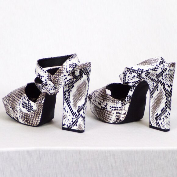 QUPID size 6.5 - 7 approx. black/white/gray faux-snake ultra-high-heel  sandals - Picture 10 of 14